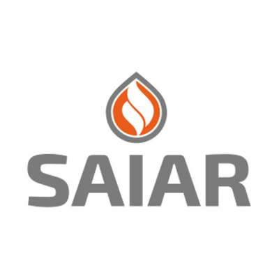 El logotipo de saiar presenta una llama naranja estilizada dentro de una forma de lágrima gris, colocada sobre el nombre de la marca en letras grises en negrita.
